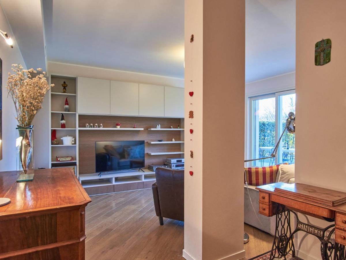 Apartment Promessi Sposi By Interhome Lecco Bagian luar foto