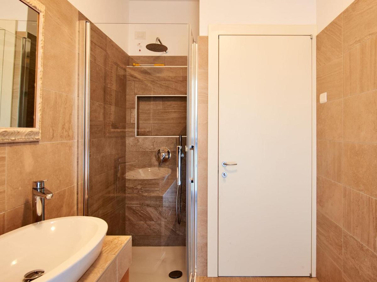 Apartment Promessi Sposi By Interhome Lecco Bagian luar foto